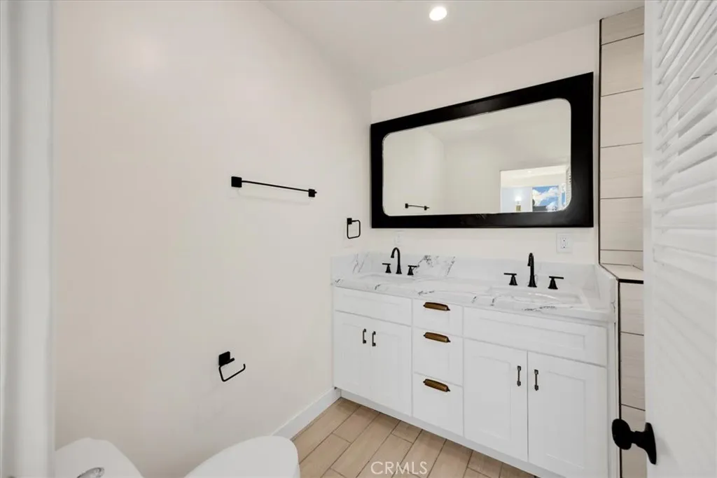 8620 S 4th Avenue, Inglewood, California 90305 home-pic-27